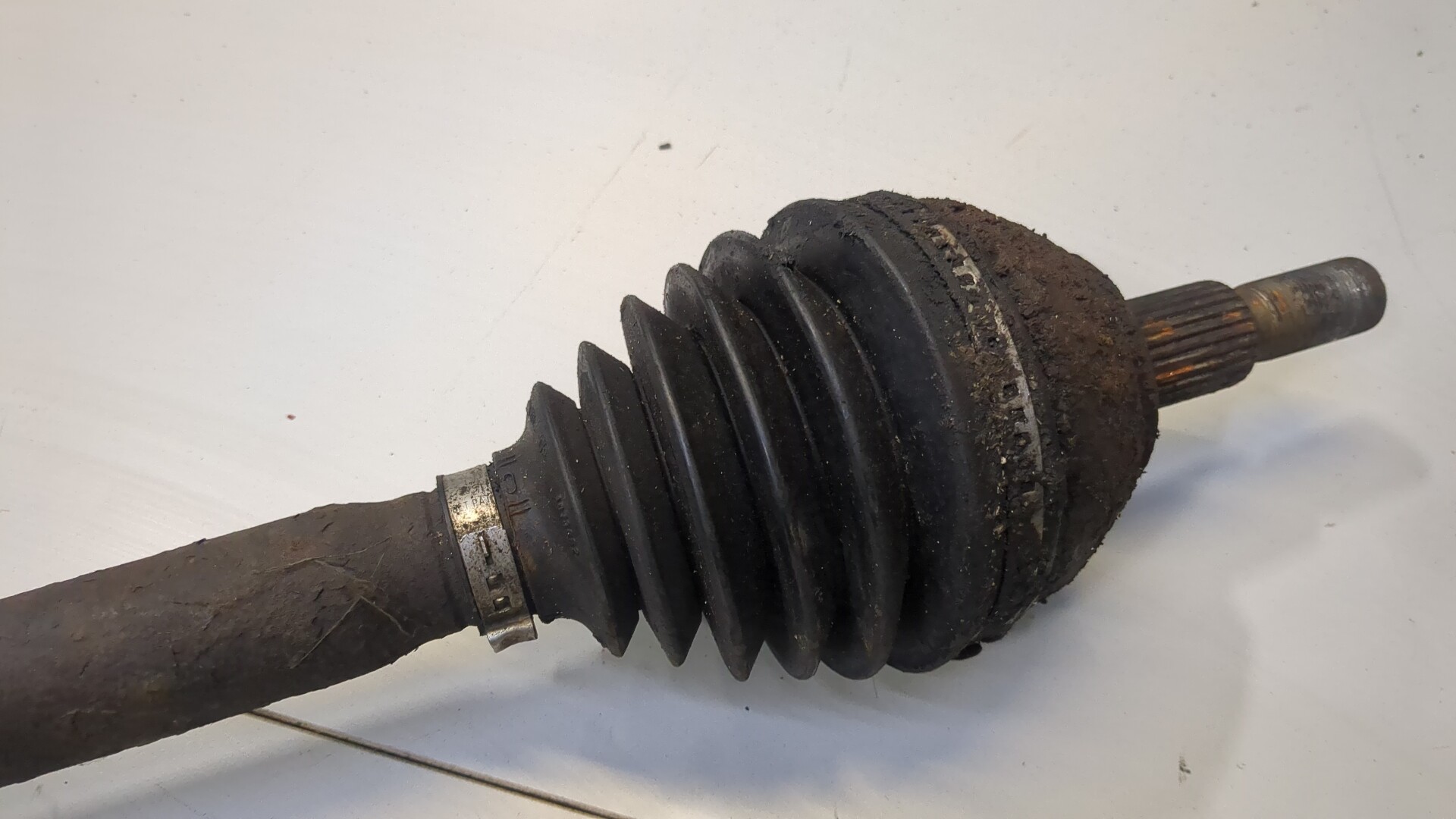 Полуось передняя правая