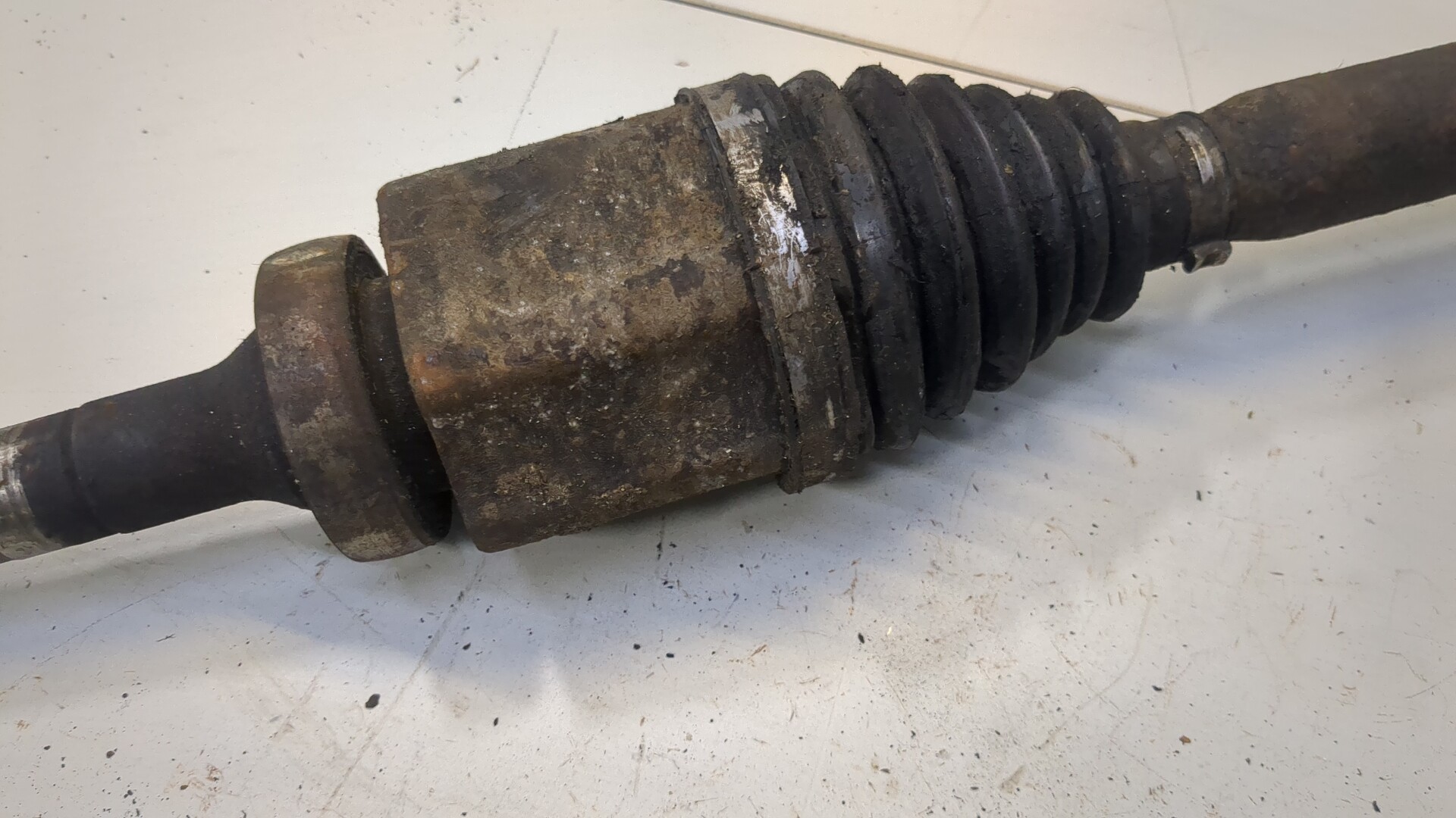 Полуось передняя правая