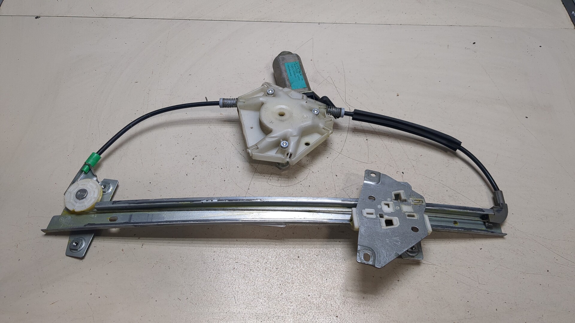 Стеклоподъемник электр. передний правый