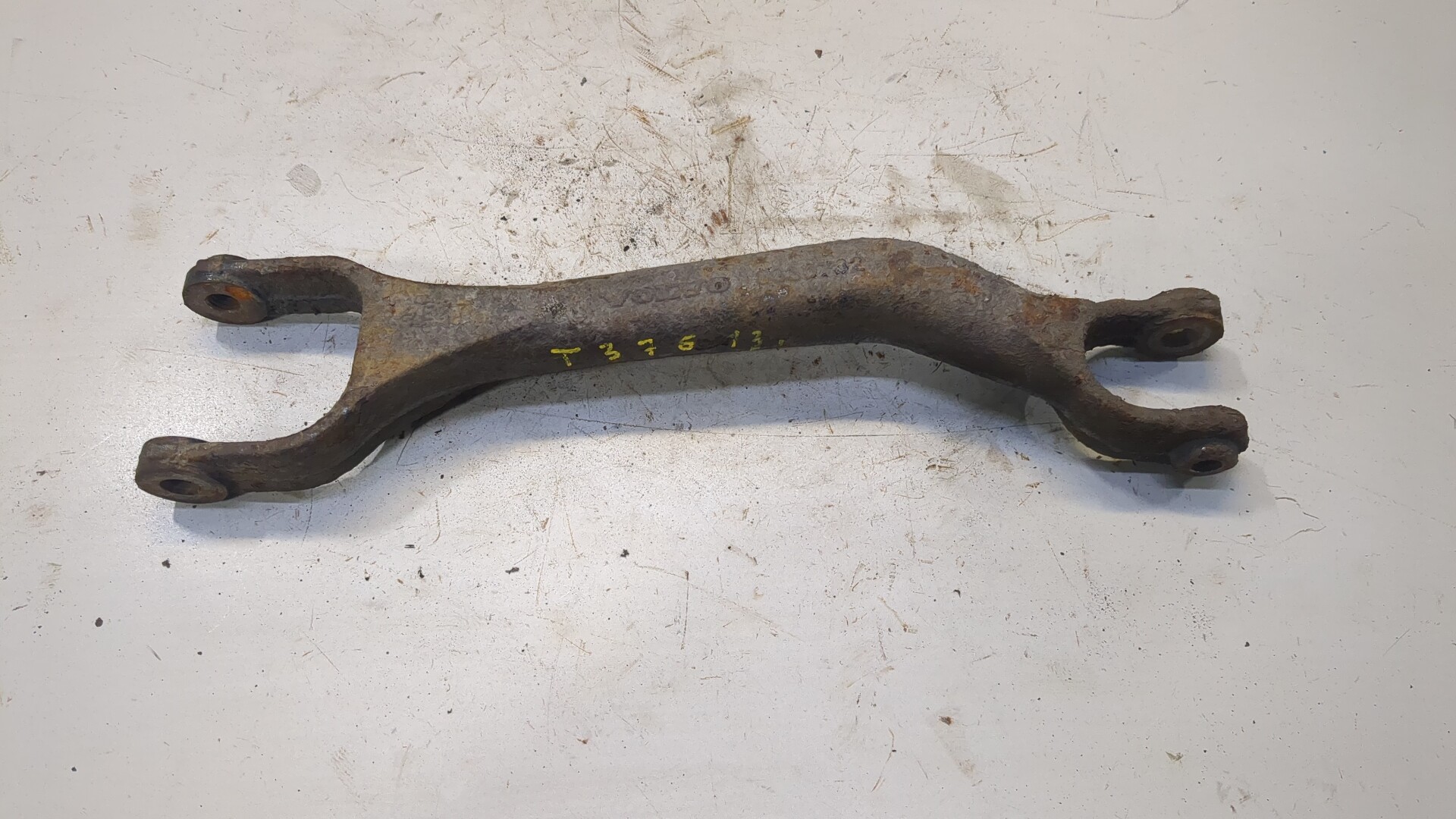 Рычаг задний левый