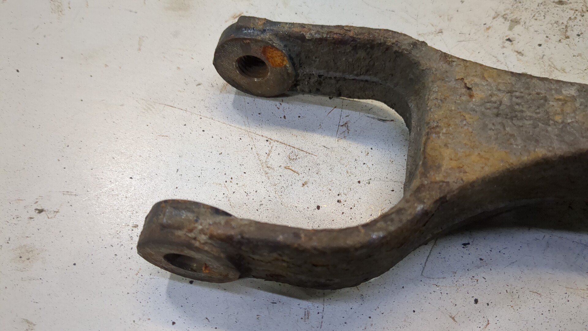 Рычаг задний левый