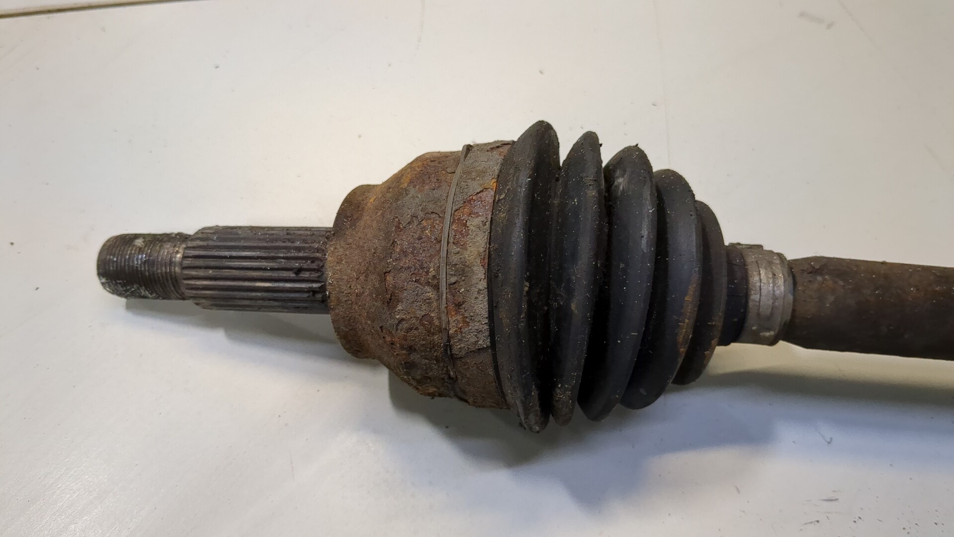 Полуось передняя правая