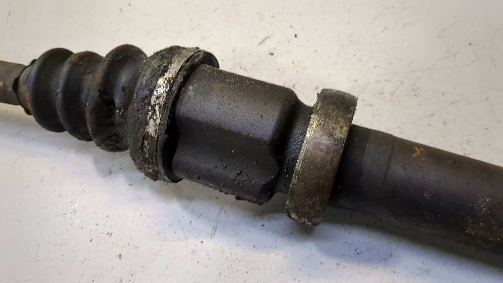 Полуось передняя правая