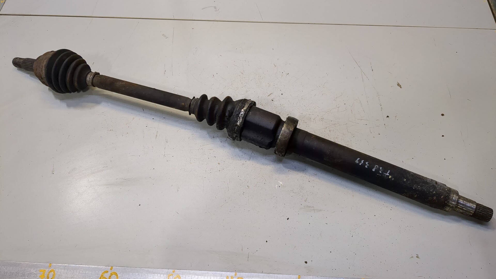 Полуось передняя правая