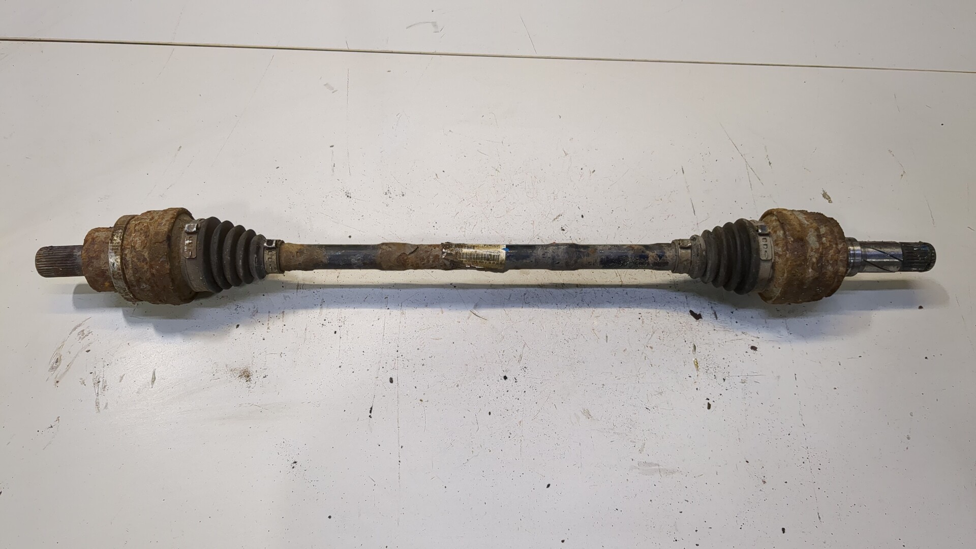 Полуось задняя правая