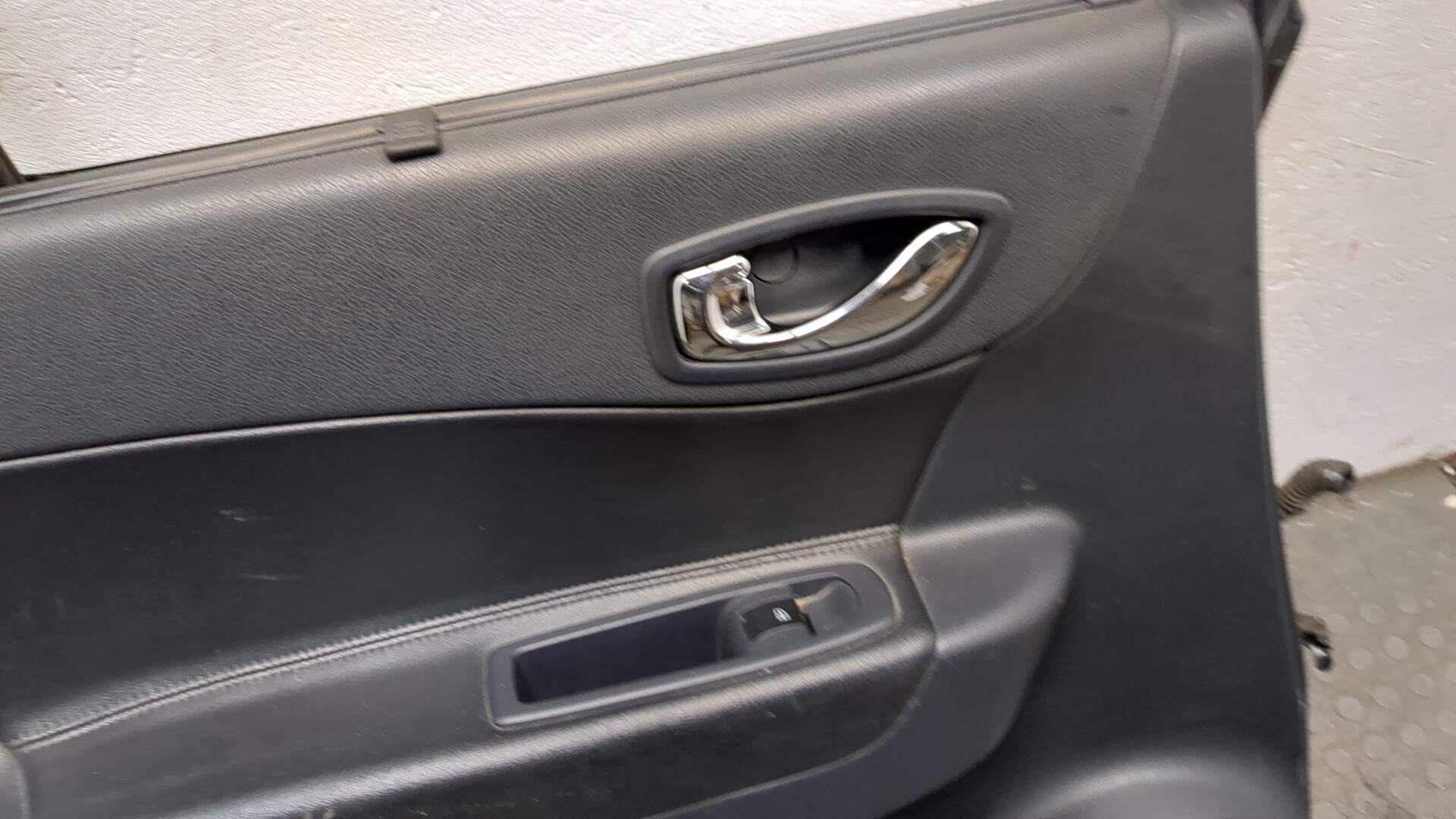 Дверь задняя левая