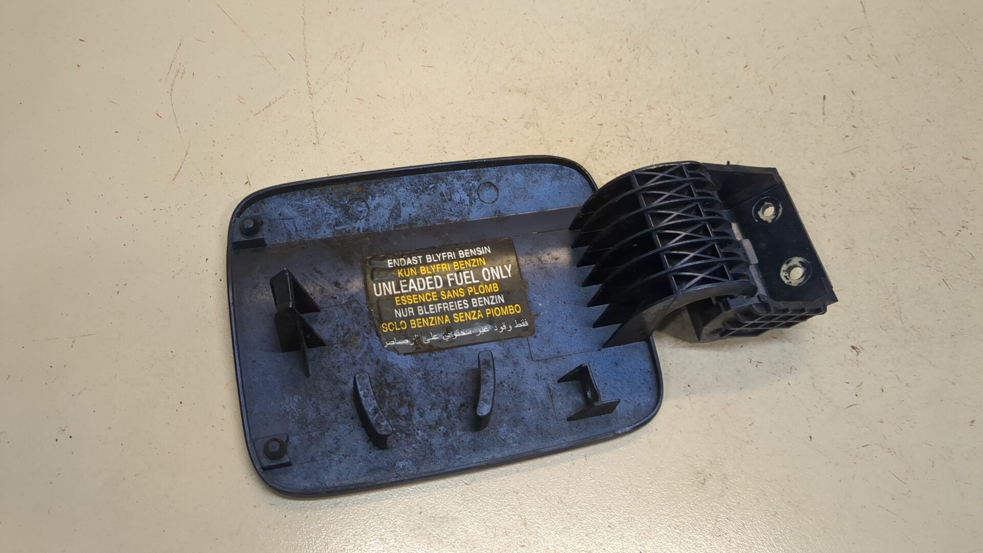 Лючок бензобака