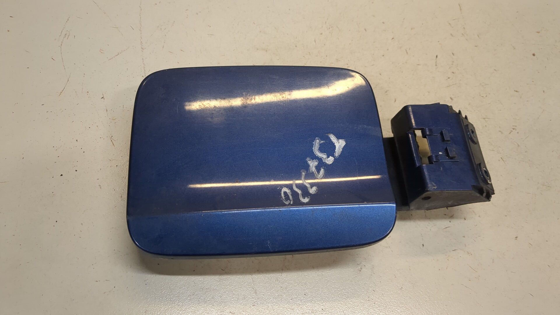 Лючок бензобака