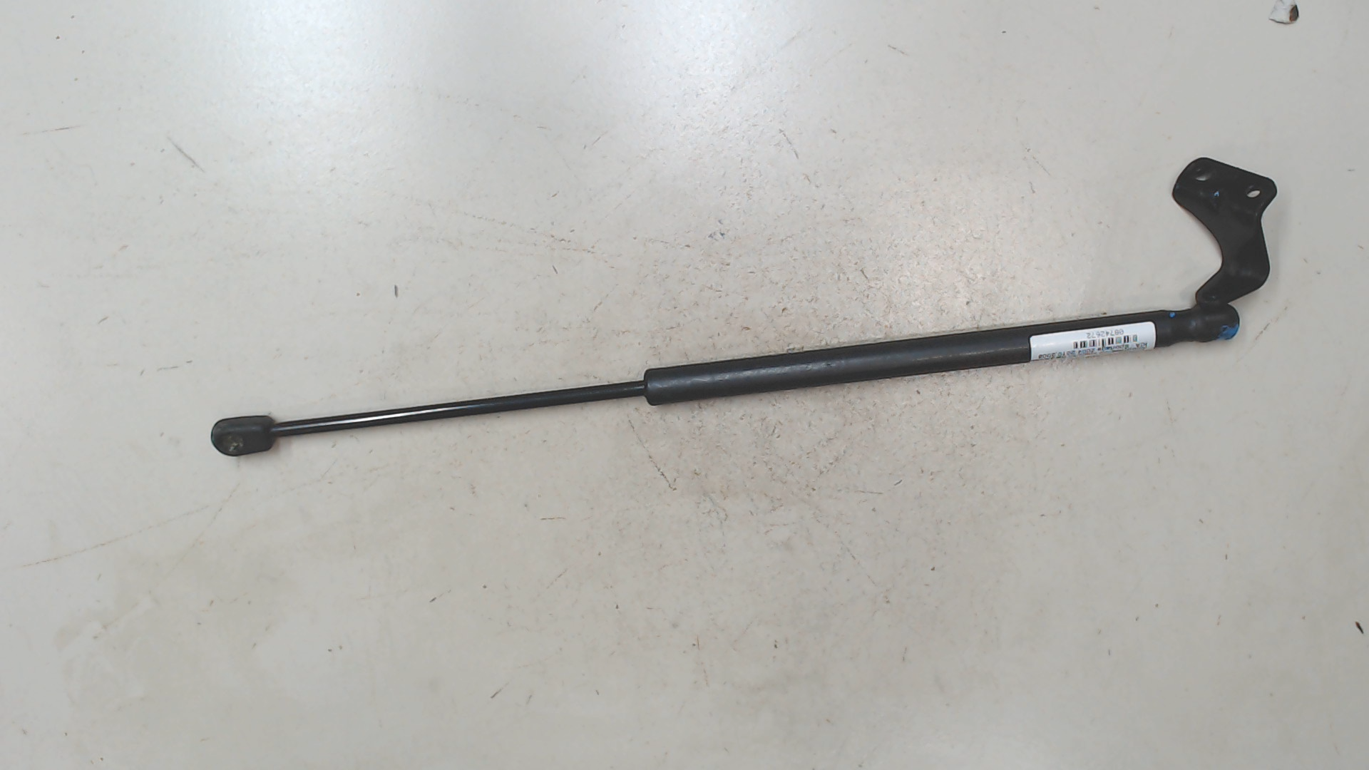 Амортизатор крышки багажника