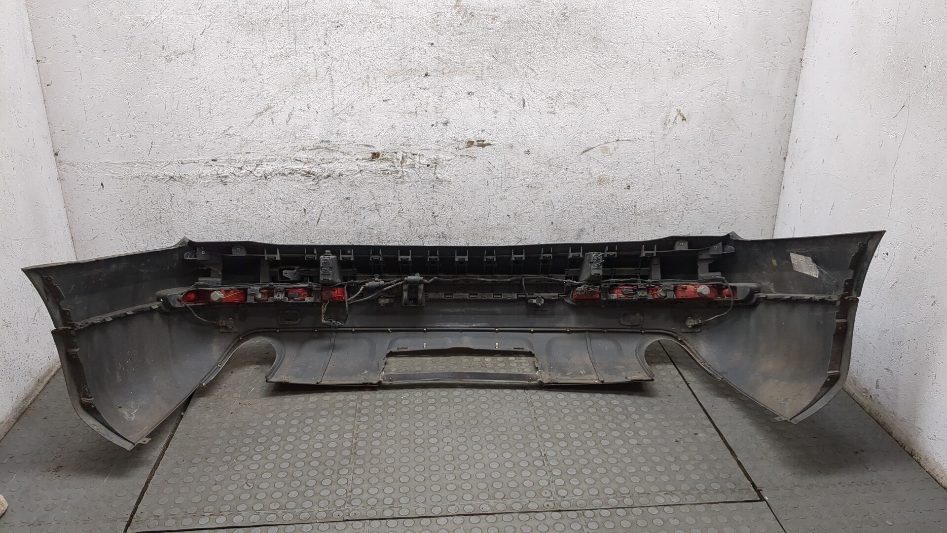 Бампер задний