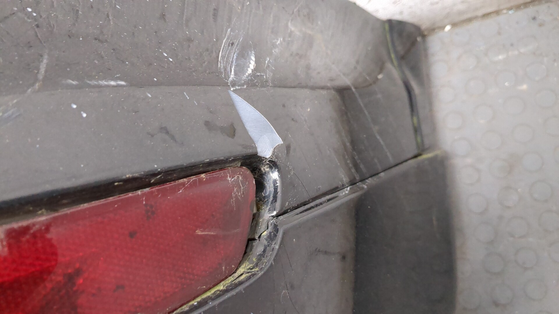 Бампер задний