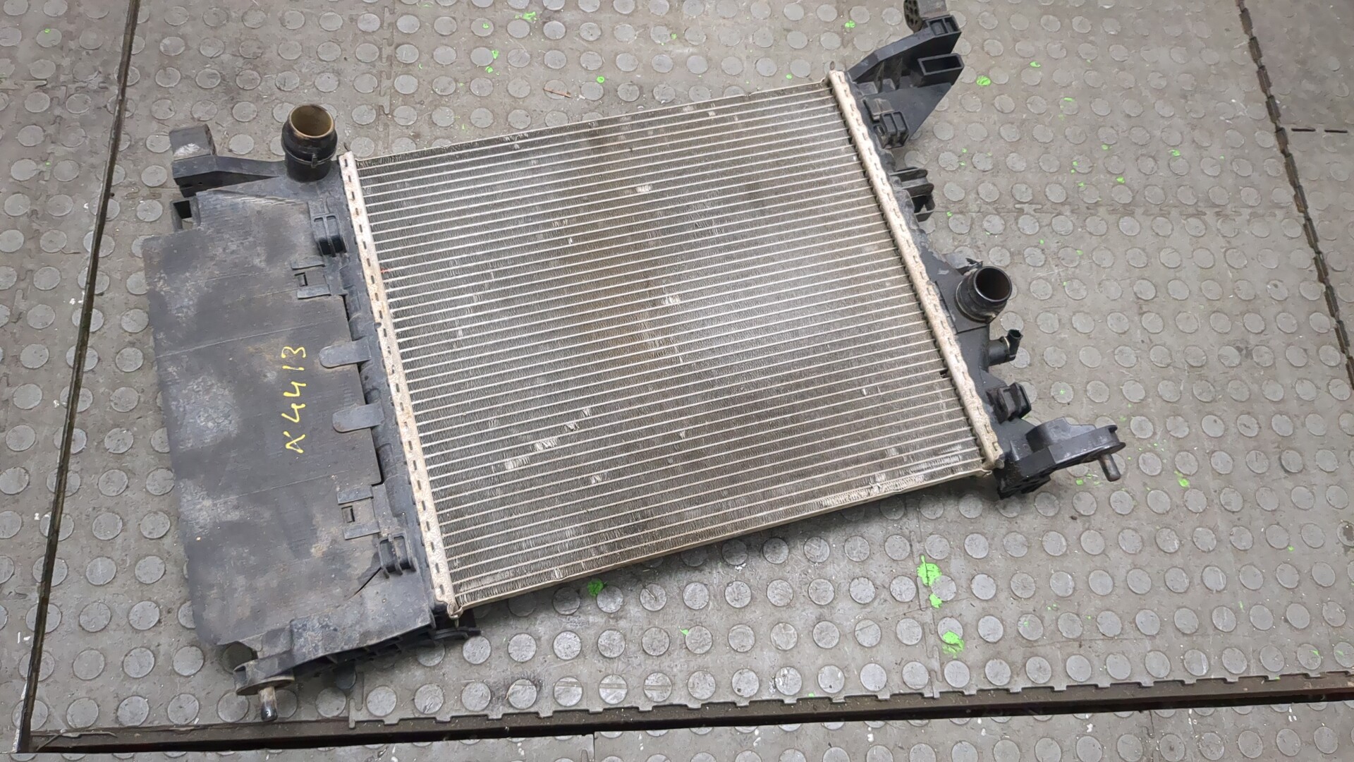 Радиатор охлаждения двигателя основной