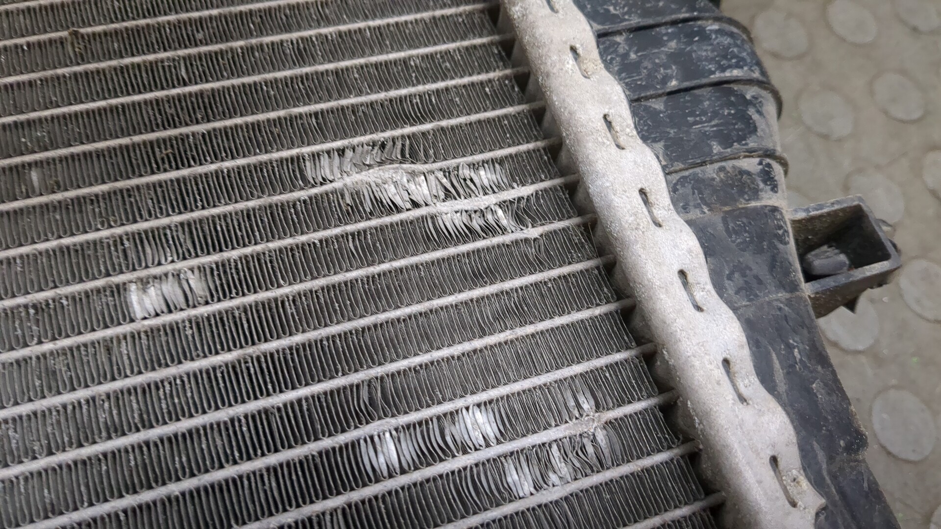 Радиатор охлаждения двигателя основной