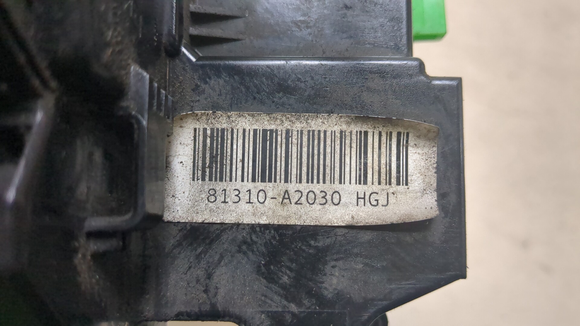 Замок двери передней левой