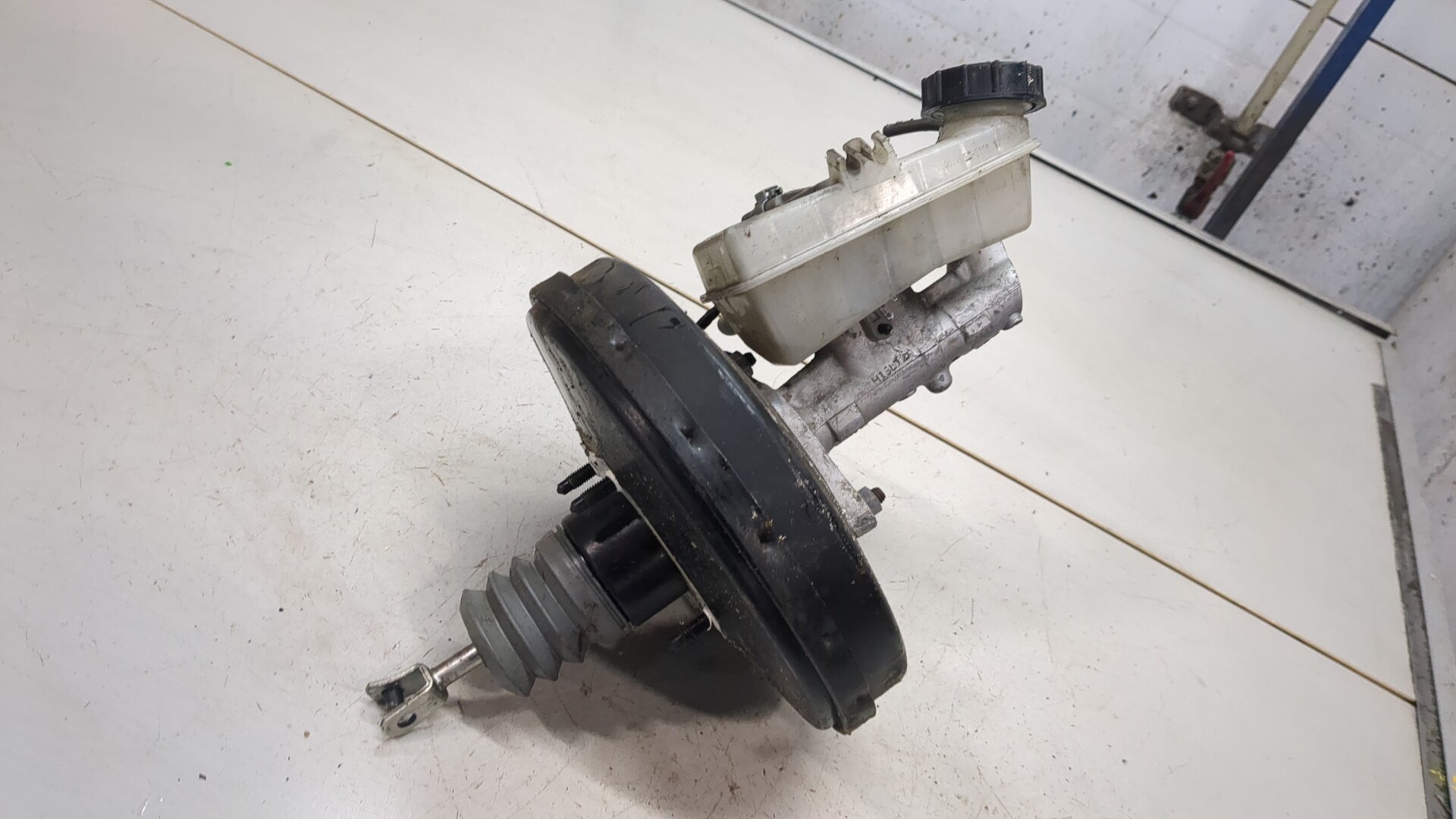 Цилиндр тормозной главный