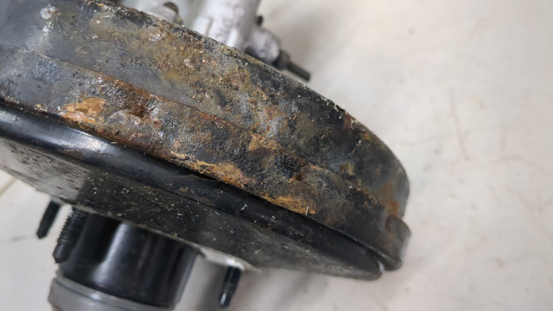 Цилиндр тормозной главный