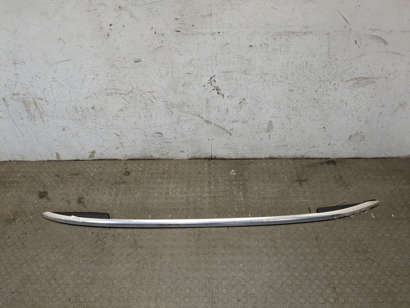 Рейлинг (релинг) левый (планка на крышу)