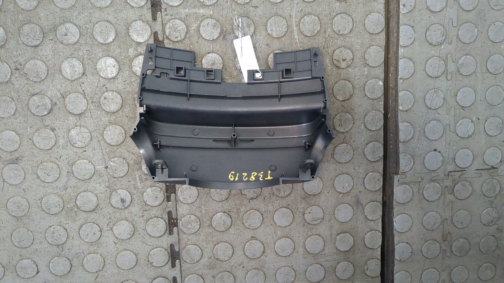 Кожух рулевой колонки