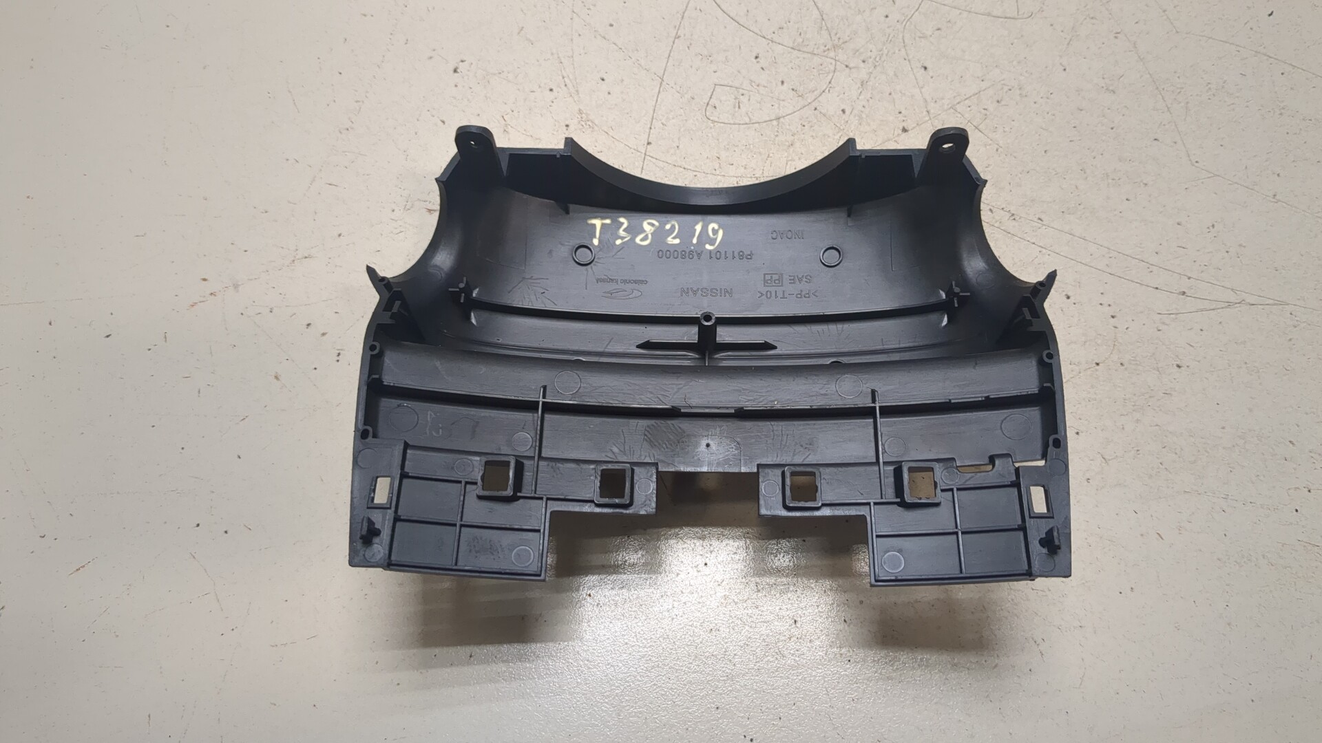 Кожух рулевой колонки