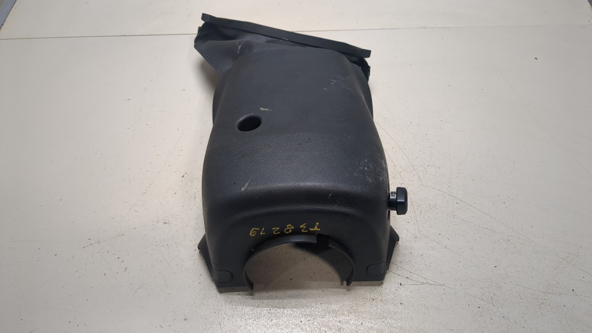 Кожух рулевой колонки