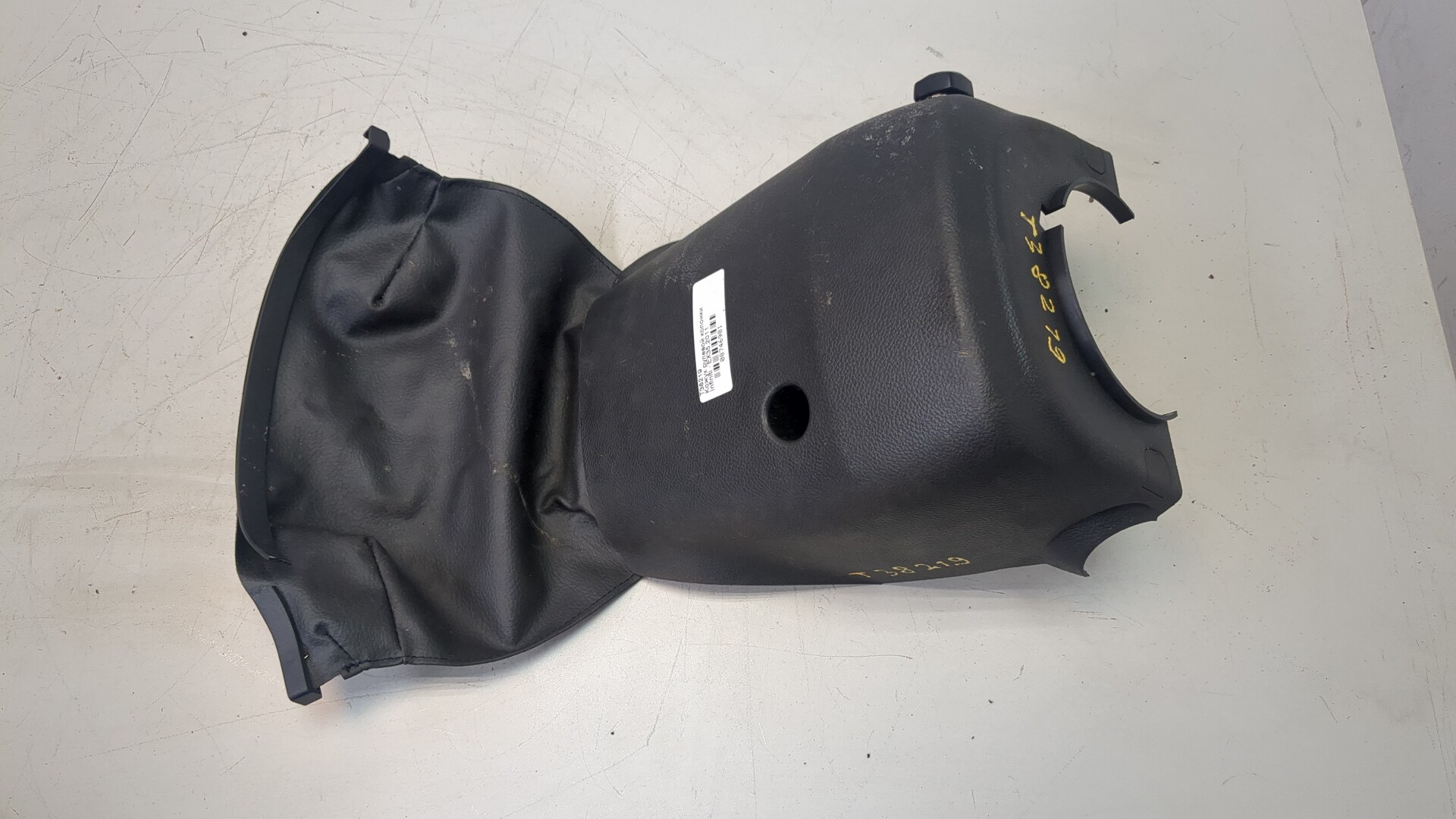 Кожух рулевой колонки