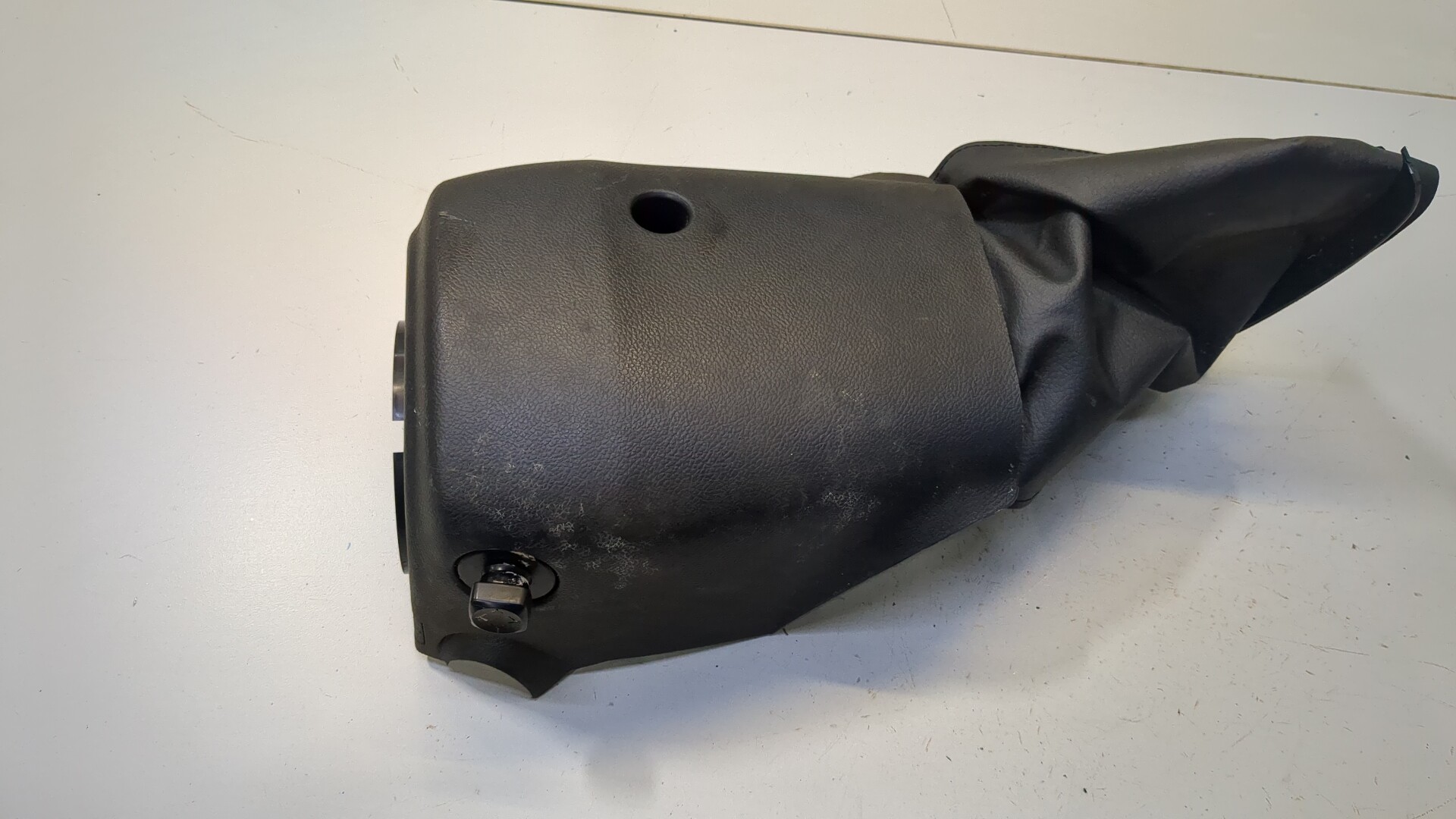 Кожух рулевой колонки