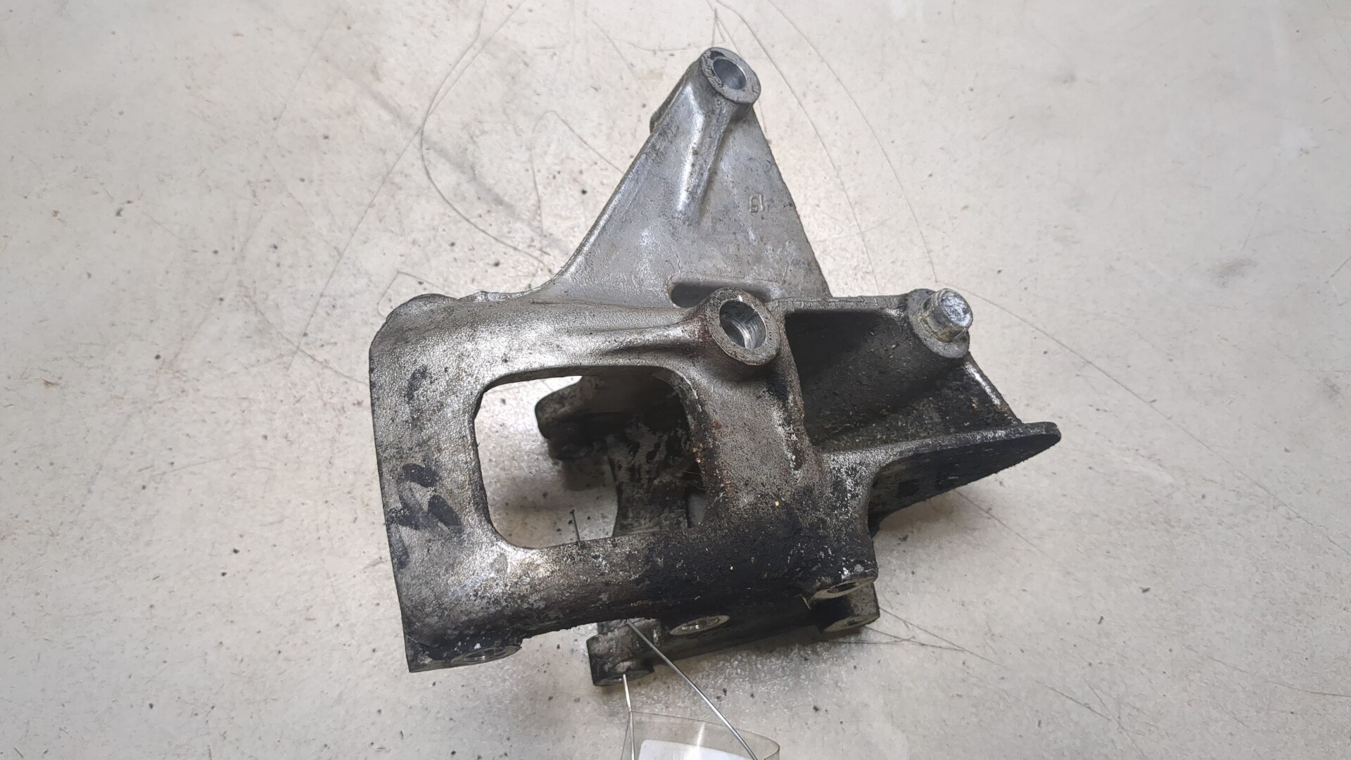 Кронштейн генератора