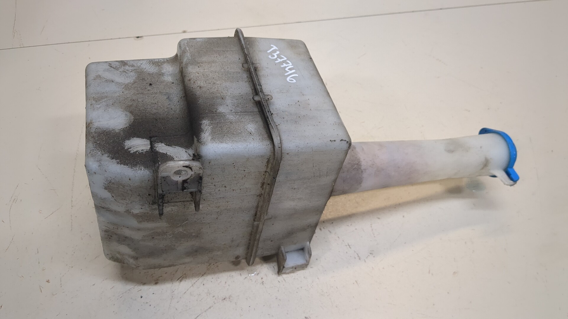 Бачок омывателя лобового стекла