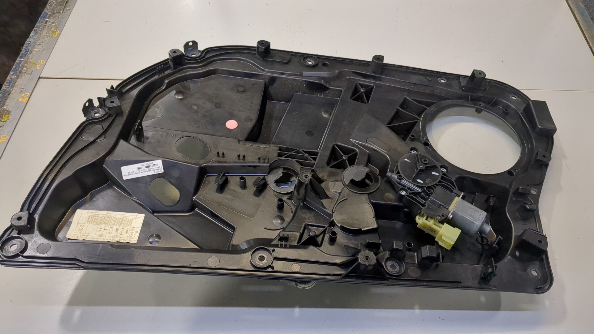 Стеклоподъемник электр. передний правый