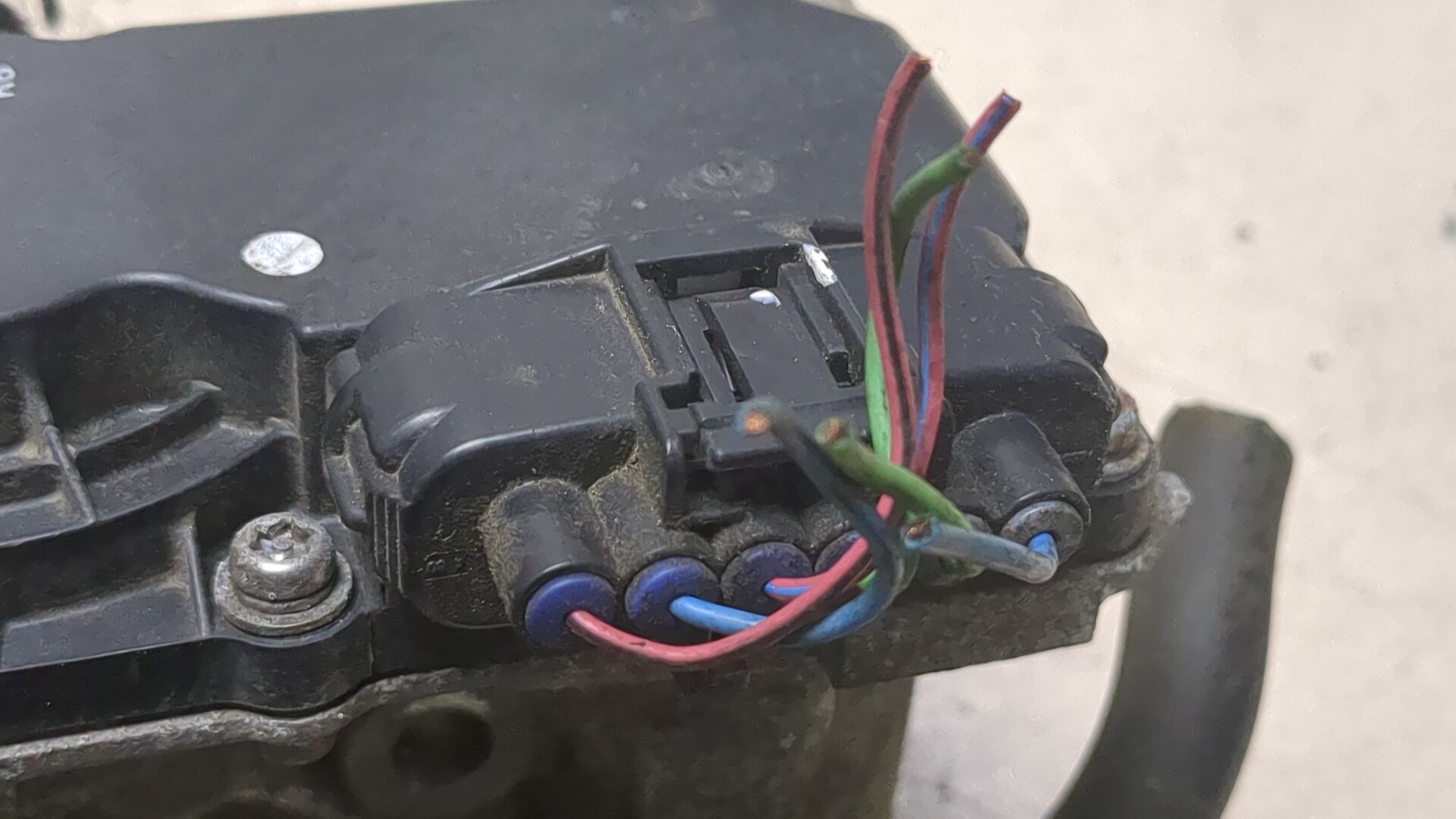 Заслонка дроссельная электрическая