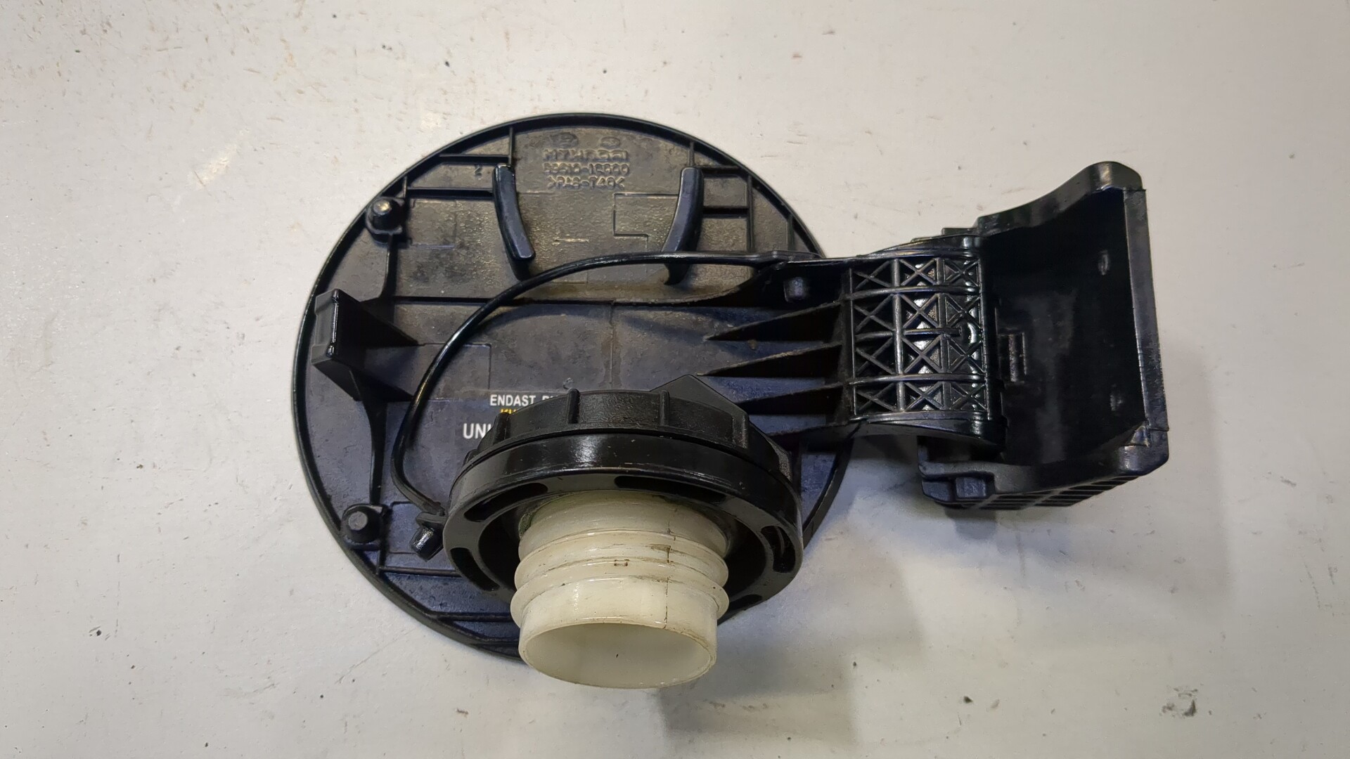 Лючок бензобака