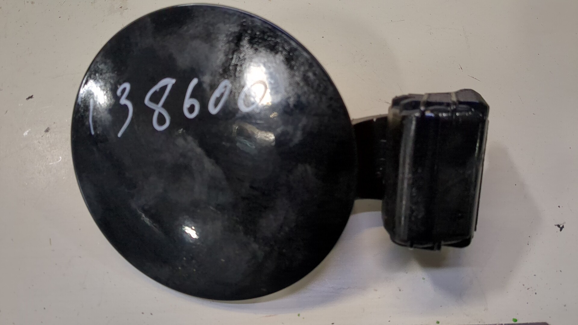 Лючок бензобака