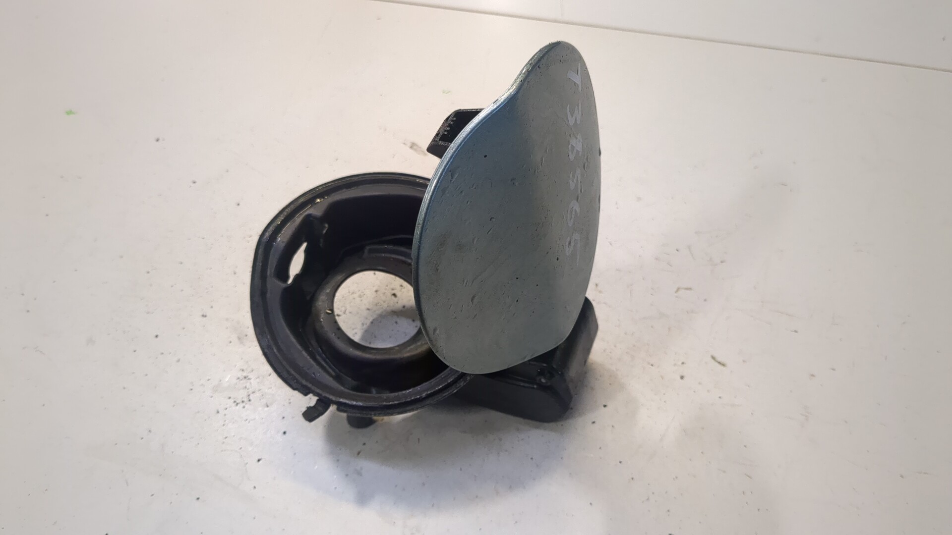 Лючок бензобака