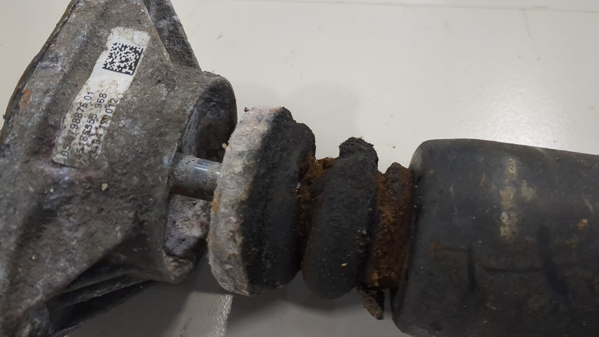 Амортизатор задний (стойка)