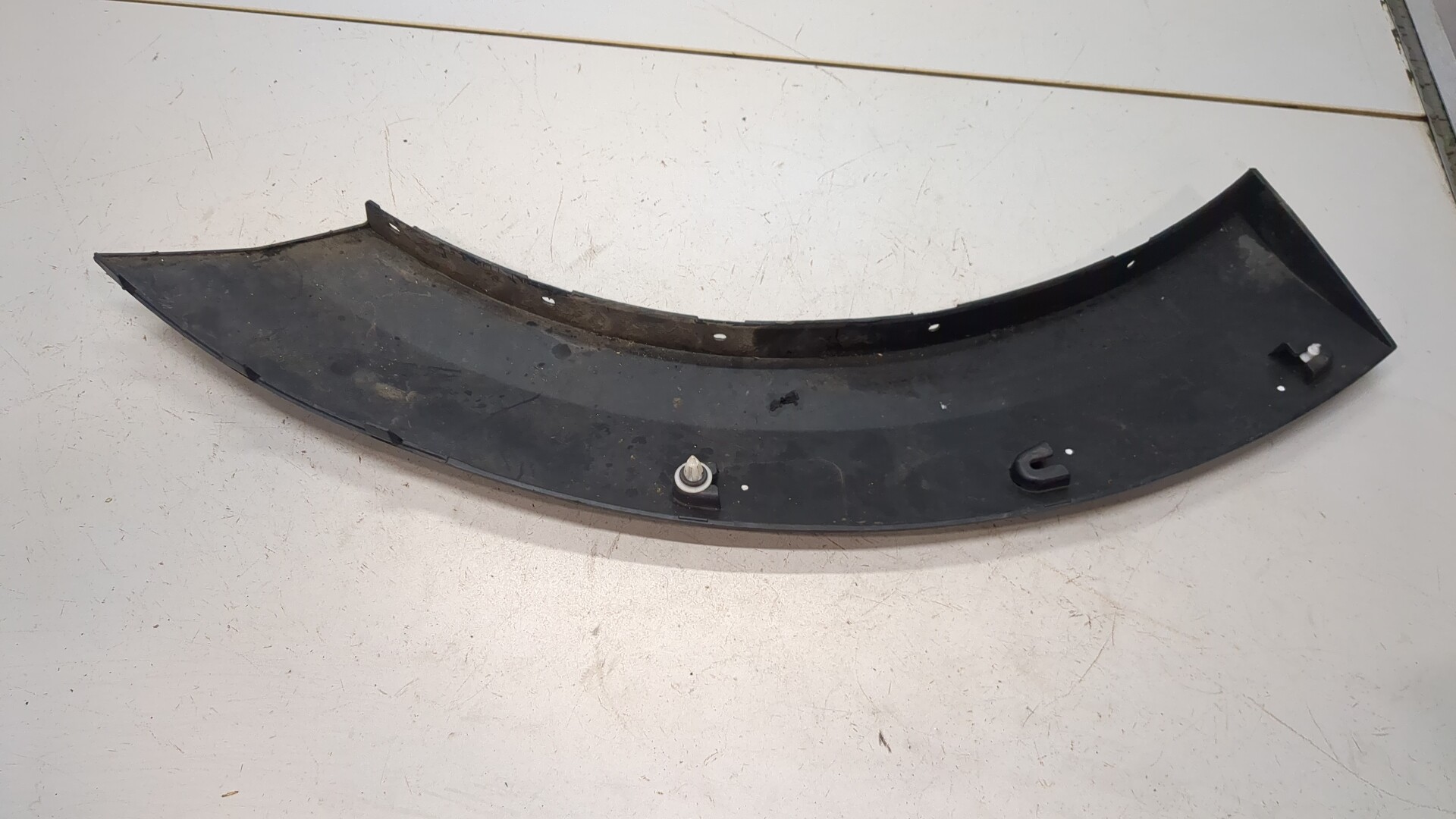 Молдинг заднего крыла правого