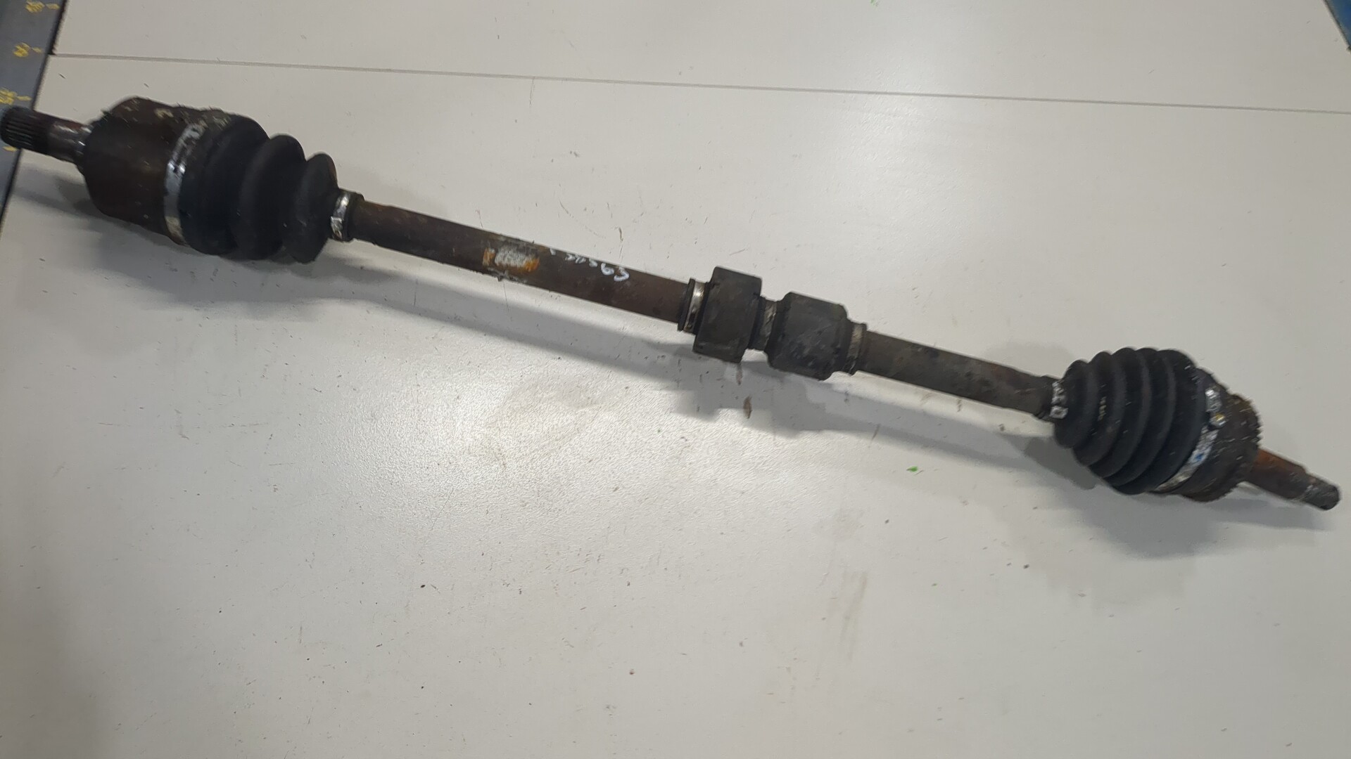 Полуось передняя правая