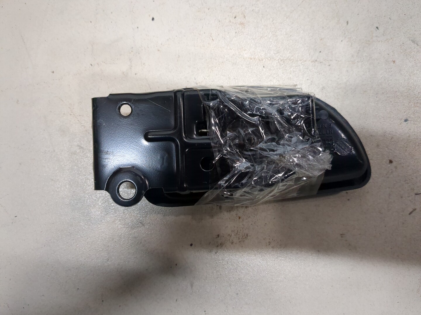 Ручка двери передней внутренняя левая