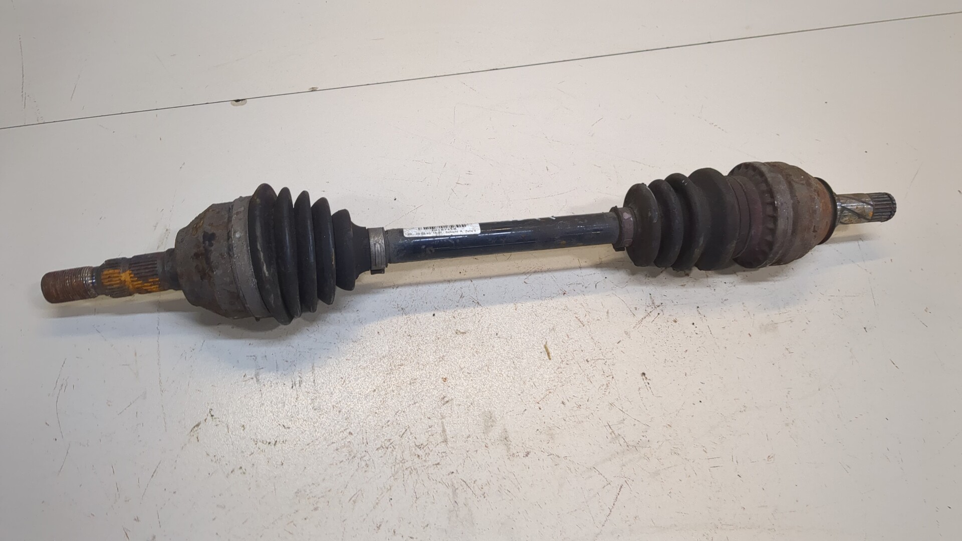 Полуось передняя левая