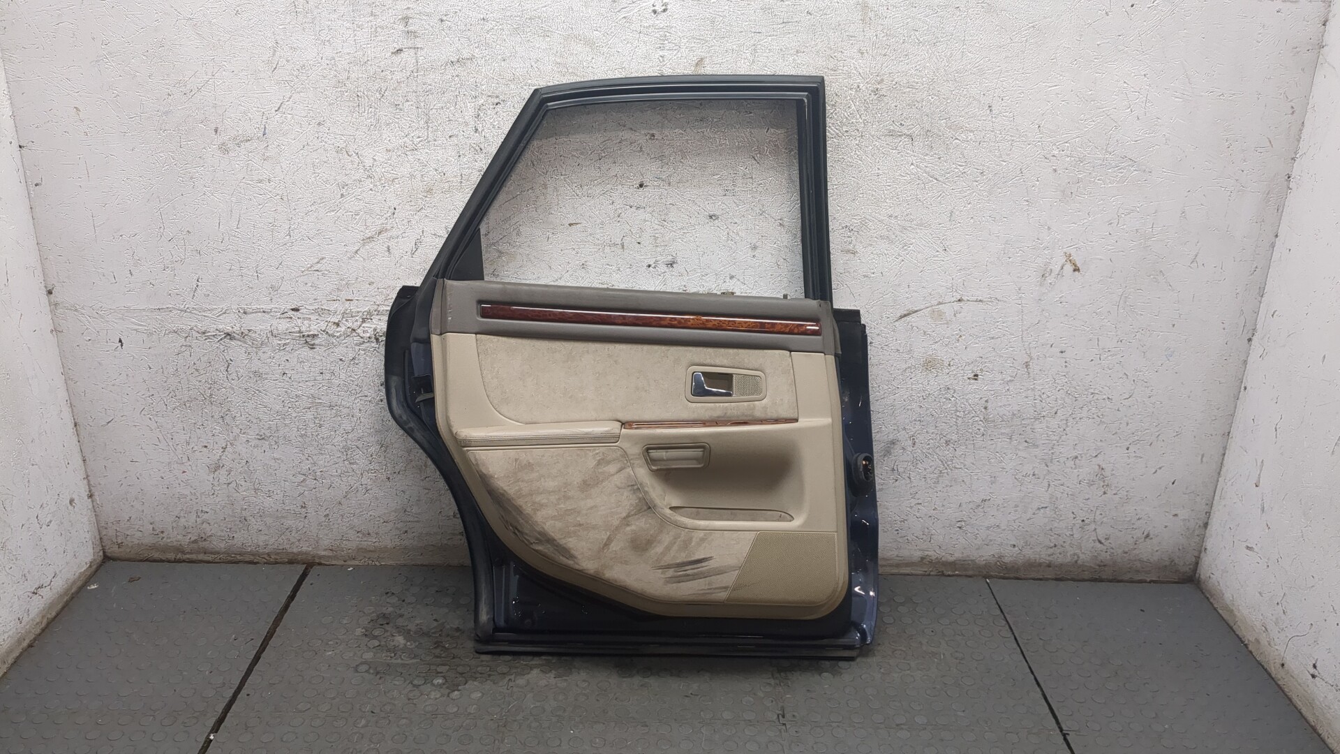 Дверь задняя левая