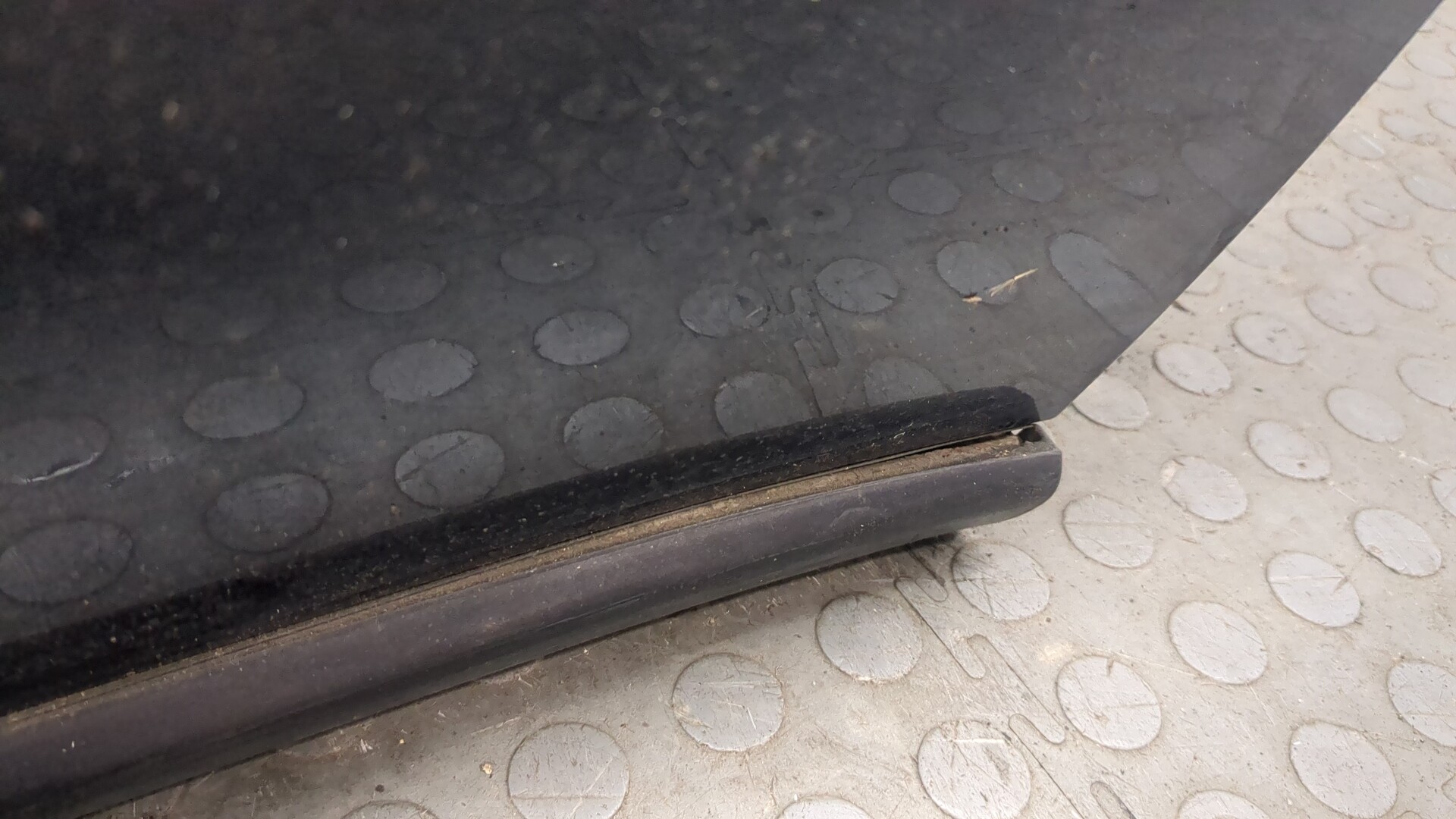 Дверь задняя левая