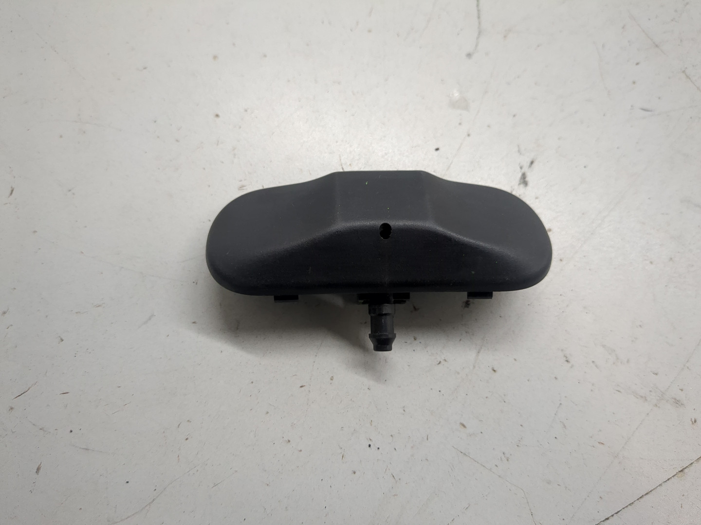 Форсунка омывателя лобового стекла