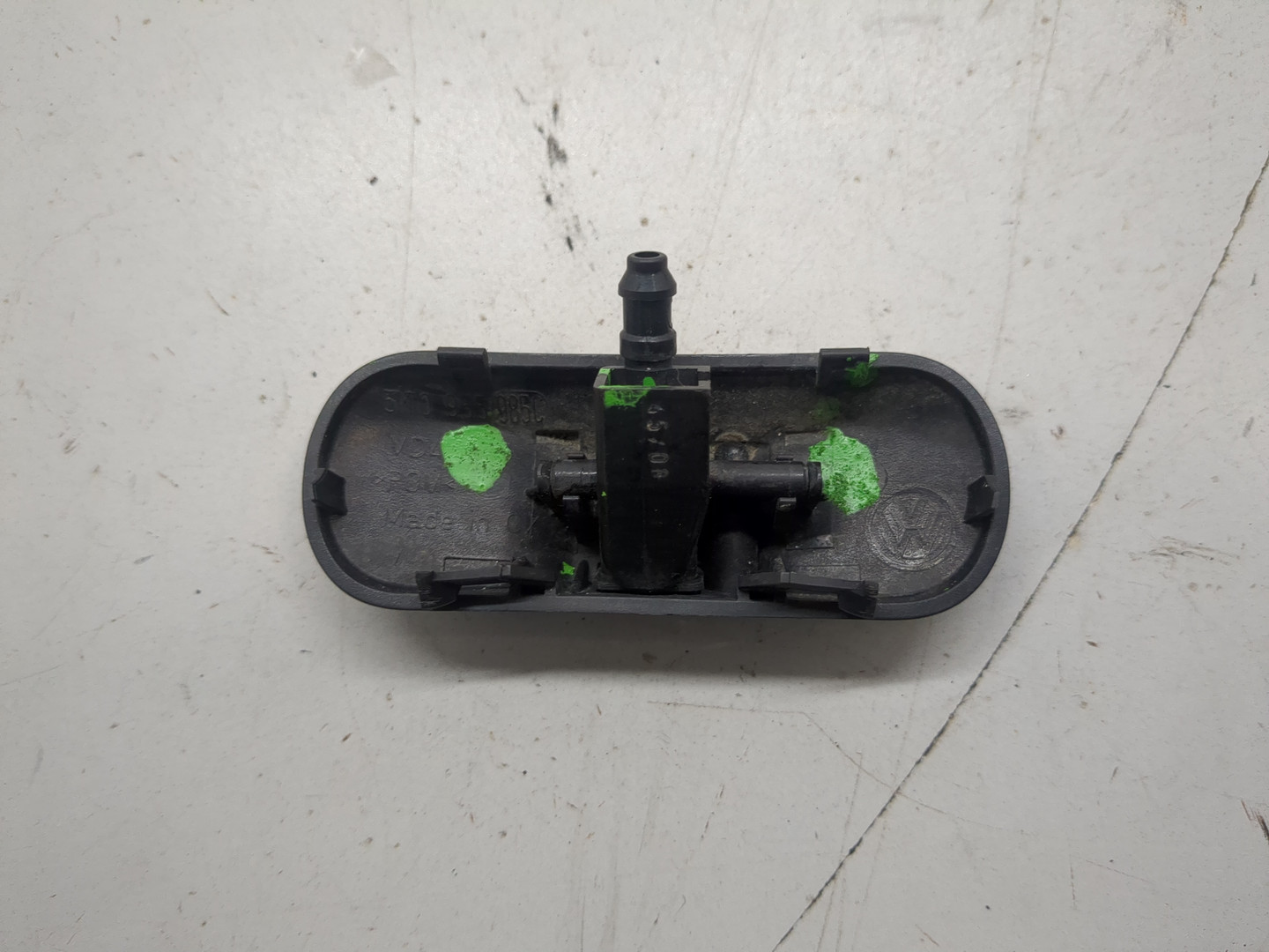 Форсунка омывателя лобового стекла