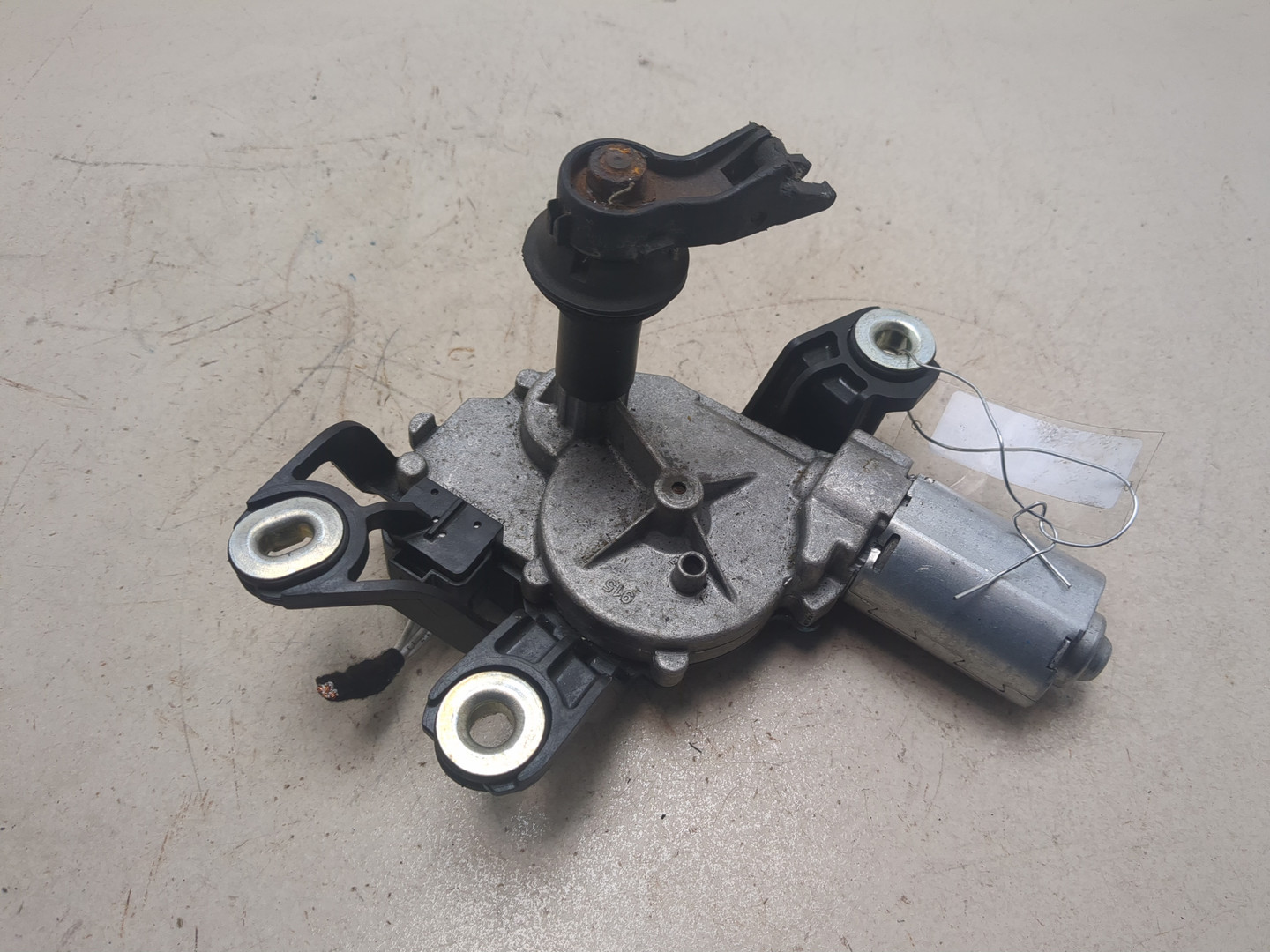 Моторчик стеклоочистителя задний