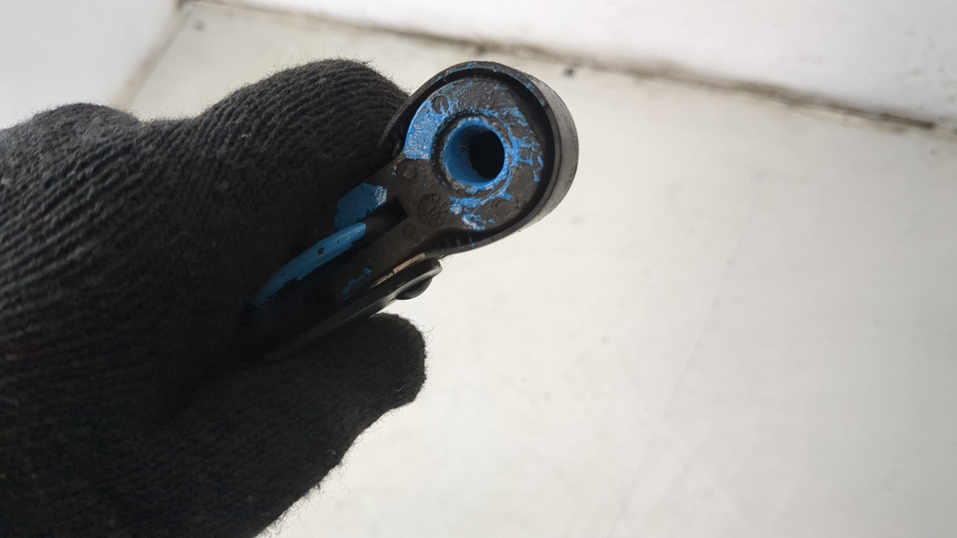 Поводок стеклоочистителя заднего