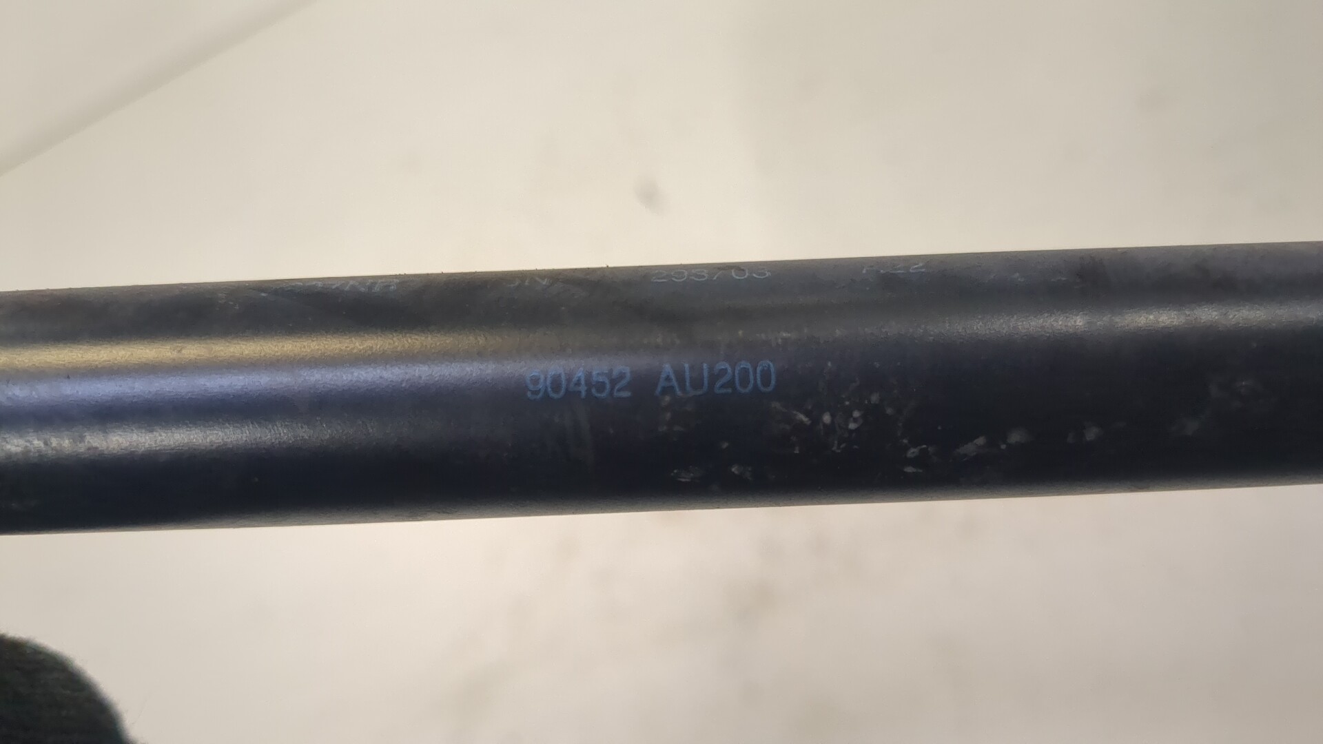 Амортизатор крышки багажника