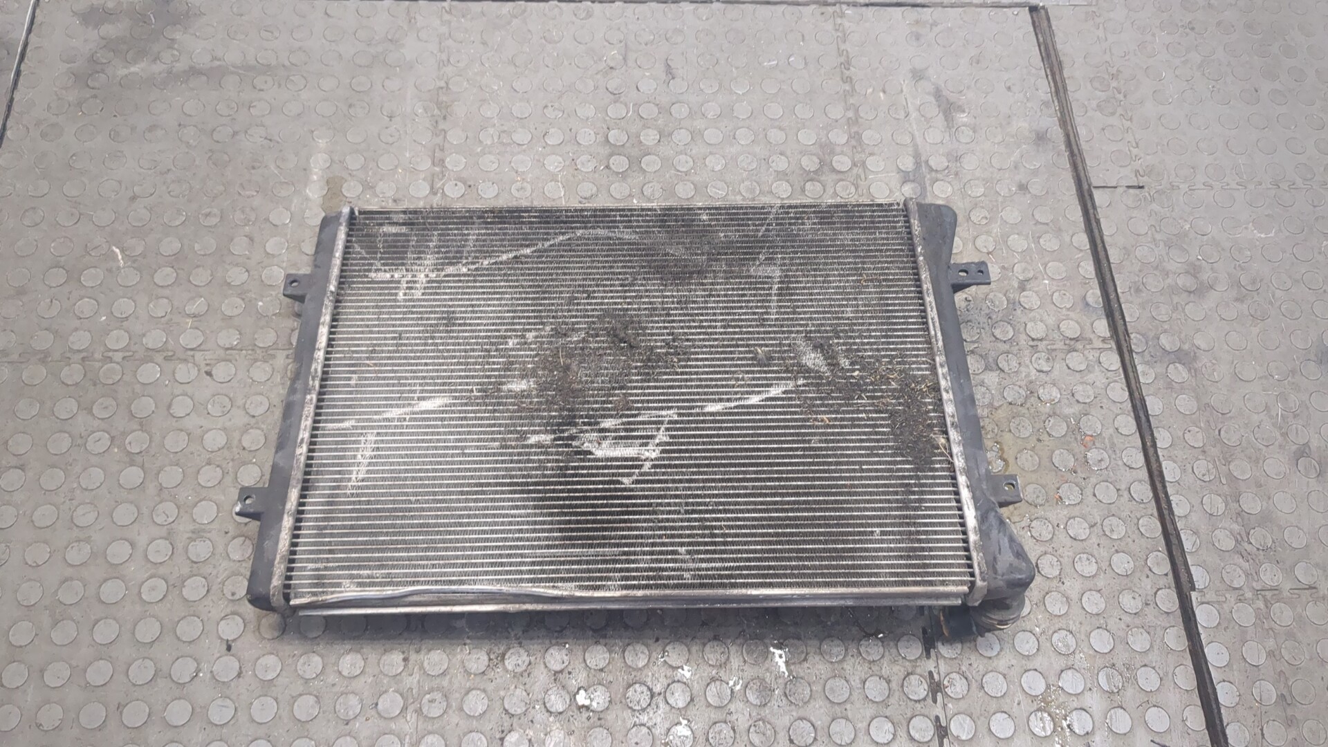 Радиатор охлаждения двигателя основной