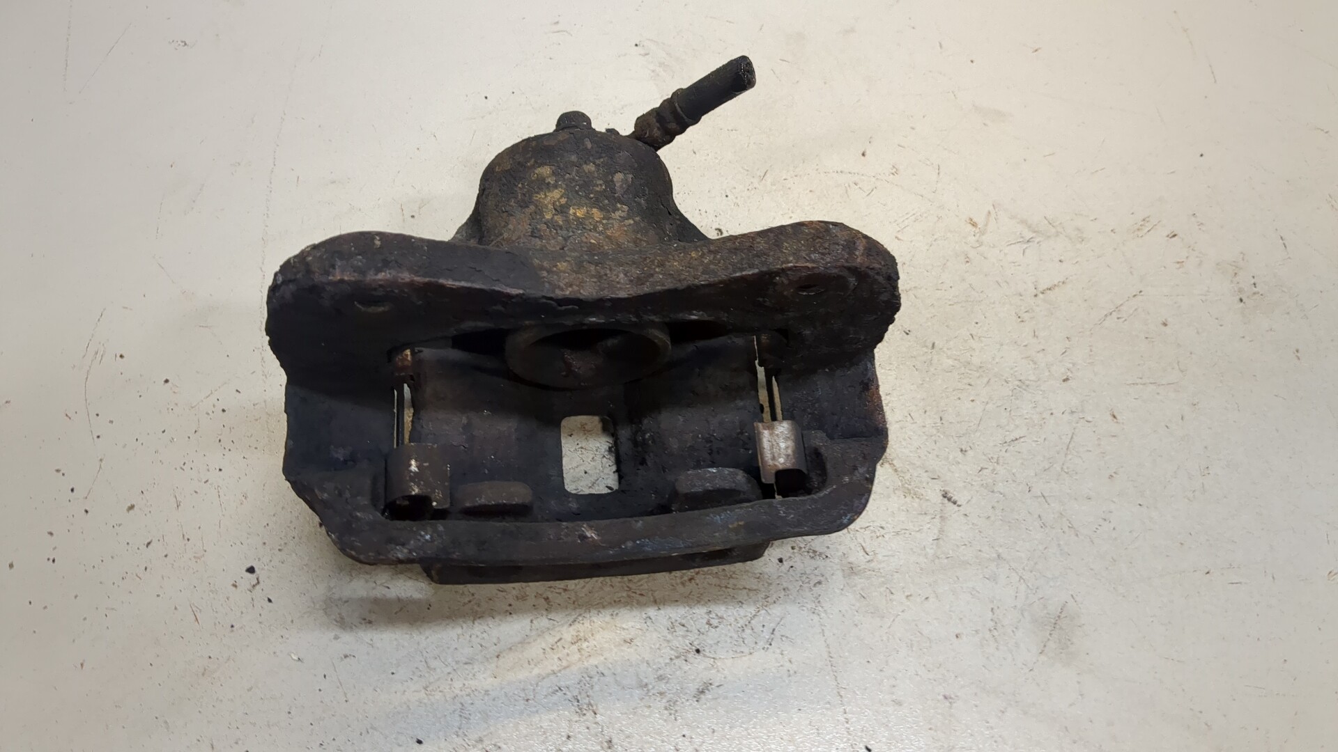 Суппорт передний правый