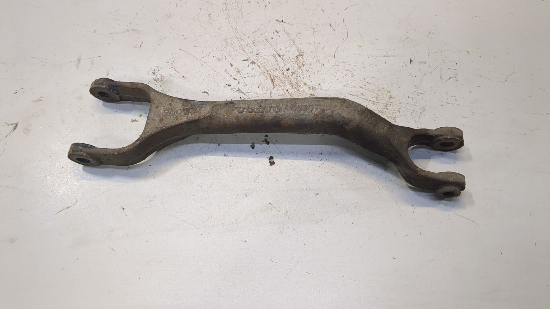 Рычаг задний левый