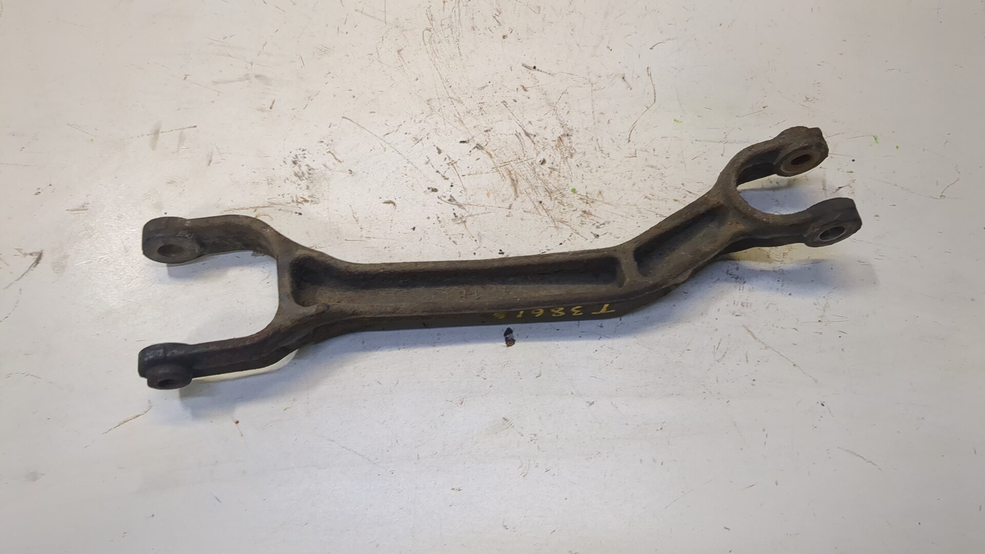 Рычаг задний левый
