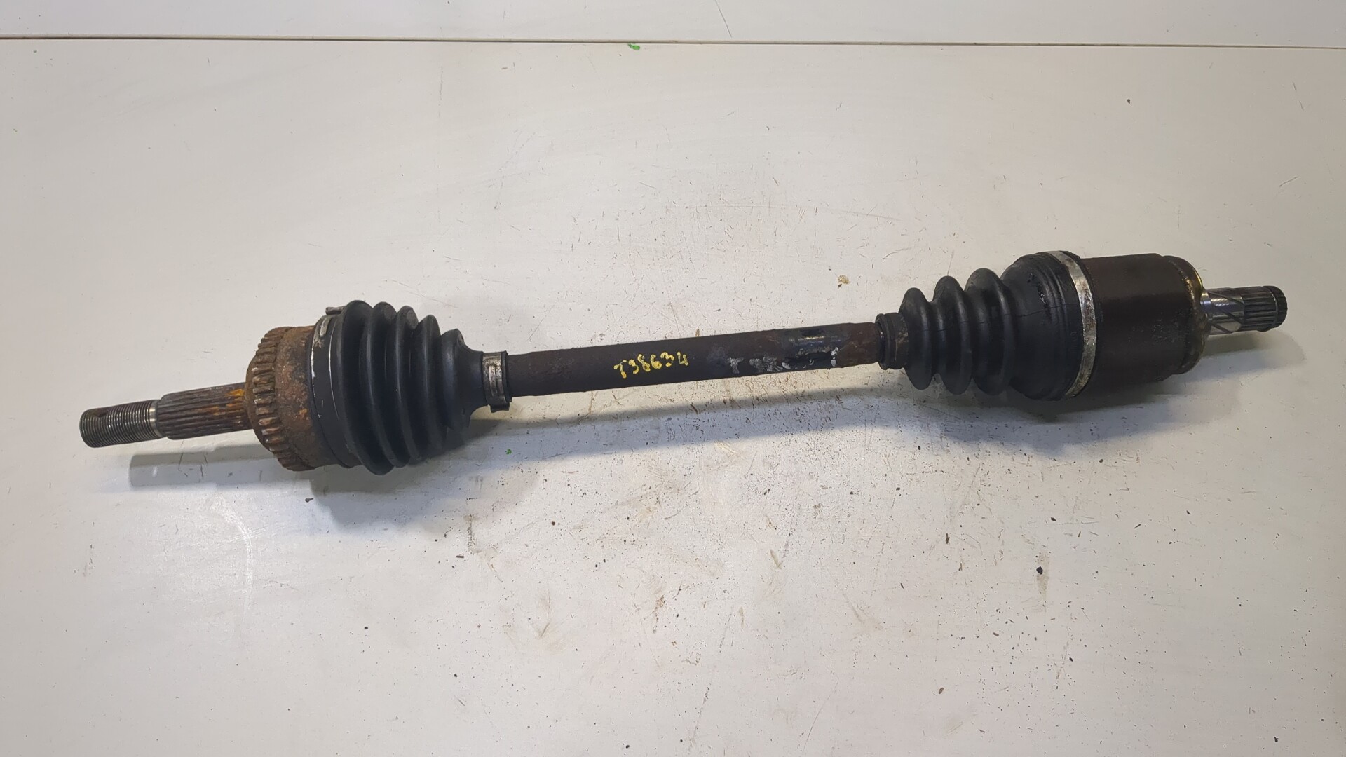 Полуось передняя левая